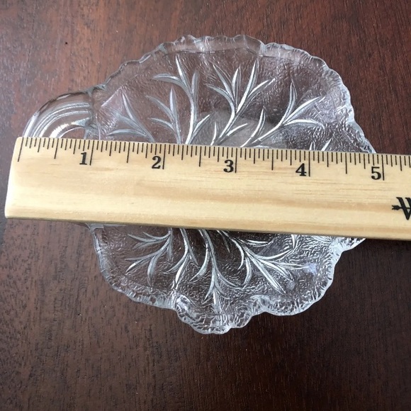 Vintage Indiana Glass Cabbage leaf Pebble Twiggy leaf candy dish sweet - Picture 3 of 6